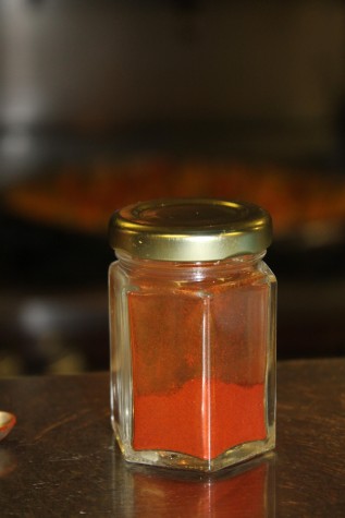 Saffron comes in powder form or threads.