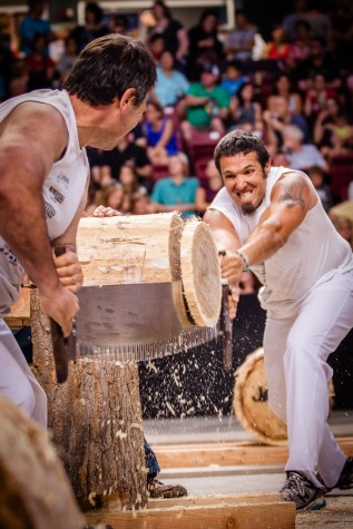 Basque Country athletes saw logs as part of the Herri Kirolak