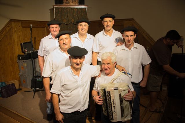 Menditarrak+singers+from+Banka%2C+Nafarroa+Beherea.